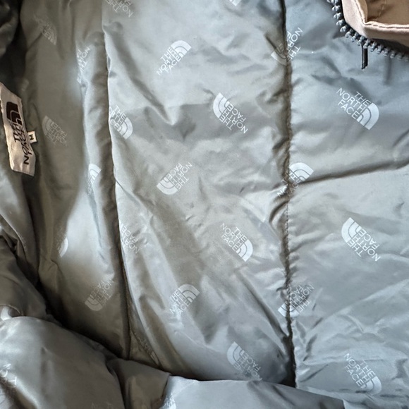 The North Face Men's gray Puffer Jacket size M - Picture 7 of 11